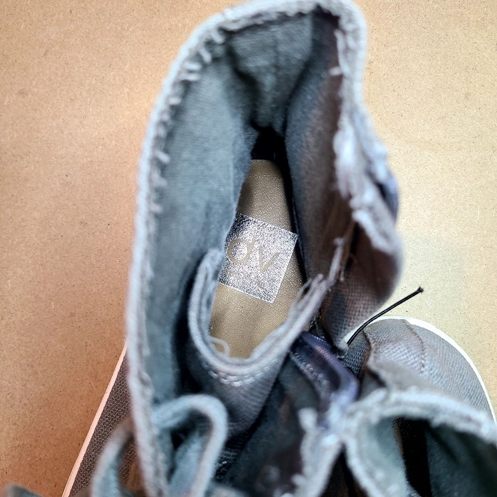 Dolce Vita Womens Sneaker - Picture 4 of 6